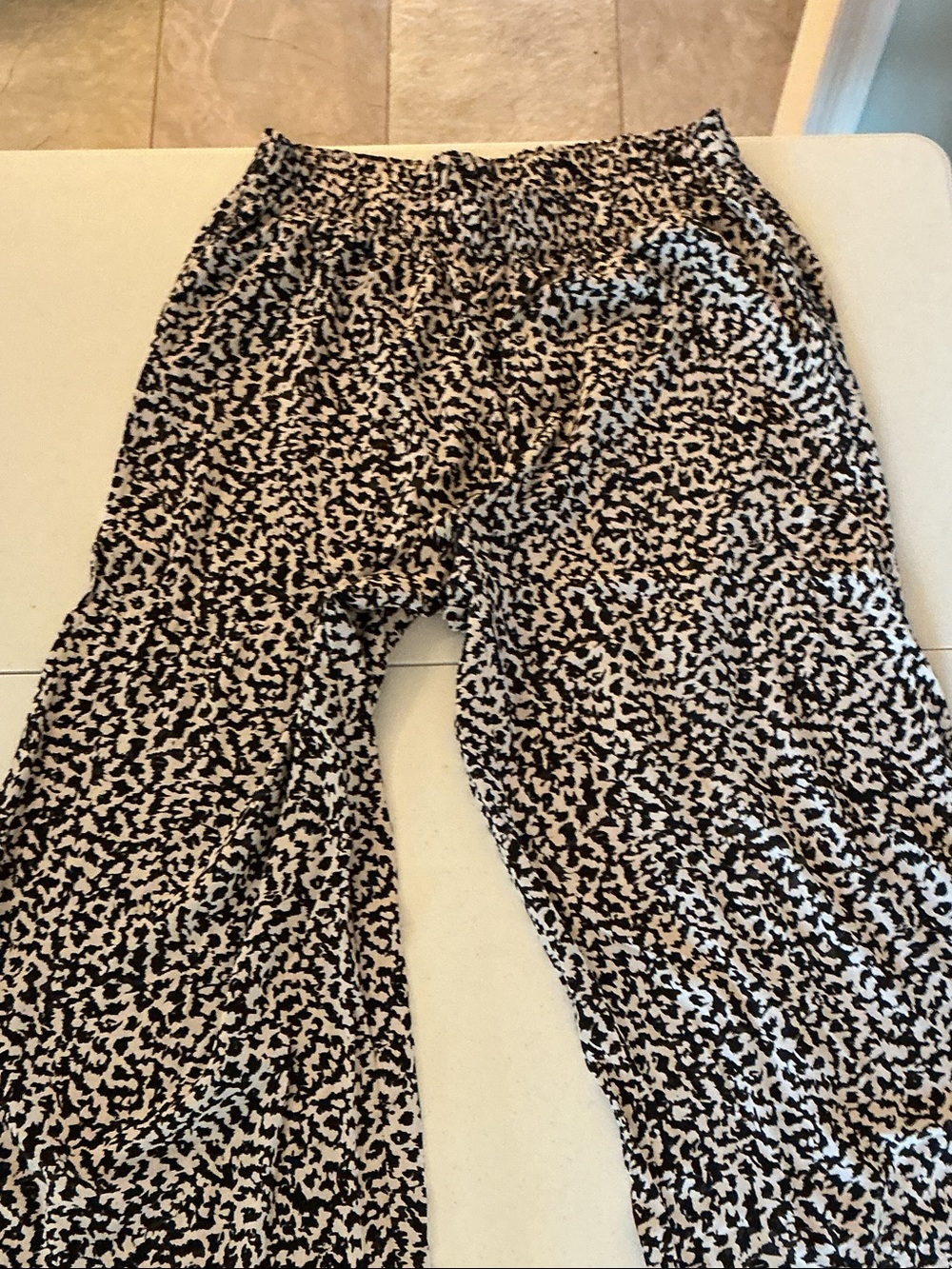 H&M Black and White Abstract Print Wide-Leg Pants